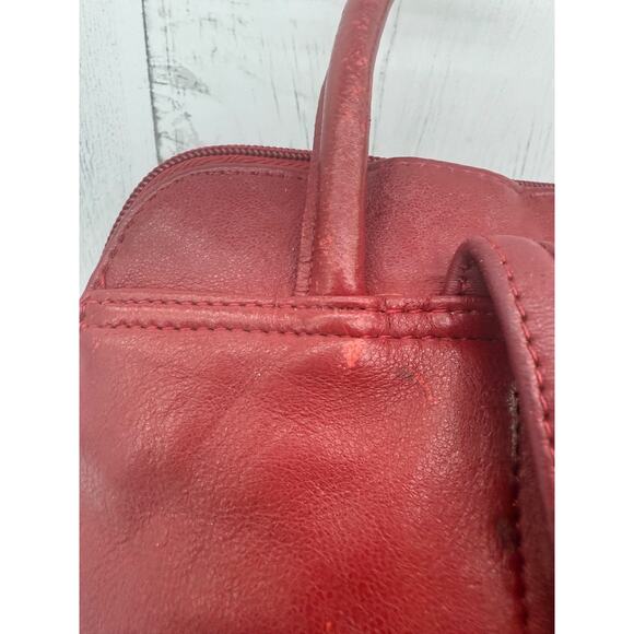 Wilson's Leather Red Backpack Sling Convertible Bag Pelle Studio Vtg See Photos - Picture 6 of 16